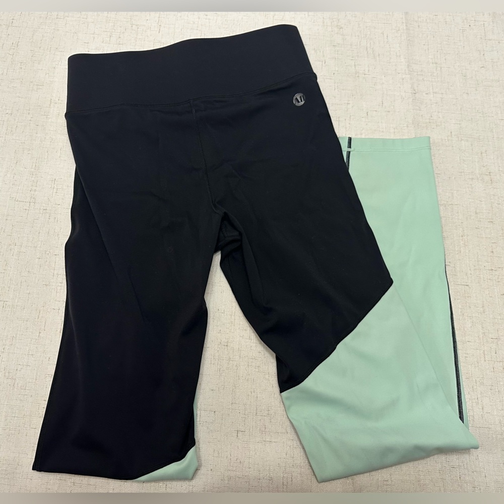💜ALL ACCESS Black and Mint Leggings - Picture 5 of 9